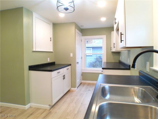 1856 Sheridan Avenue NE, Warren, OH 44483