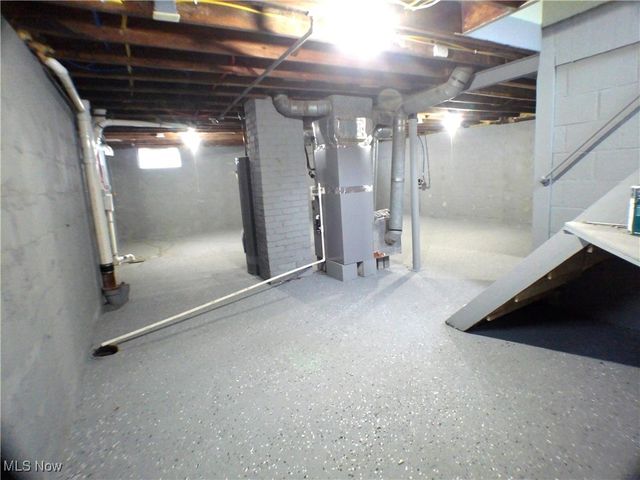 1856 Sheridan Avenue NE, Warren, OH 44483