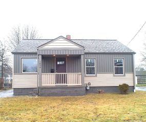 1856 Sheridan Avenue NE, Warren, OH 44483