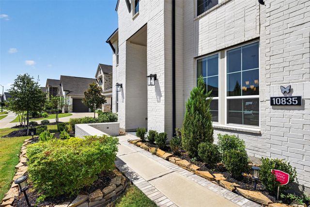 10835 White Mangrove Dr, Cypress, TX 77433