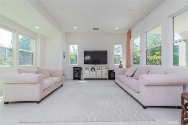 104 Chant, Irvine, CA 92618