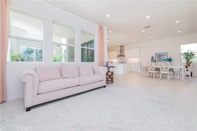 104 Chant, Irvine, CA 92618