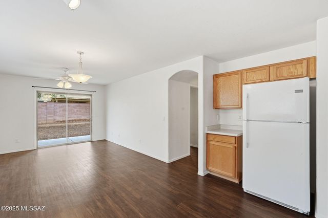 6939 S Creek Run Avenue, Tucson, AZ 85756