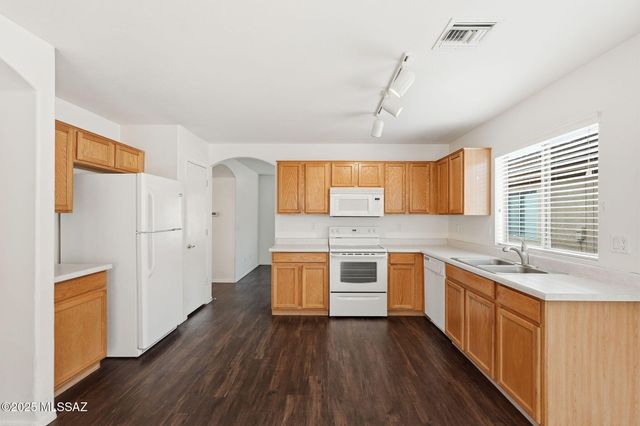 6939 S Creek Run Avenue, Tucson, AZ 85756