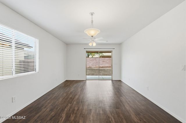 6939 S Creek Run Avenue, Tucson, AZ 85756