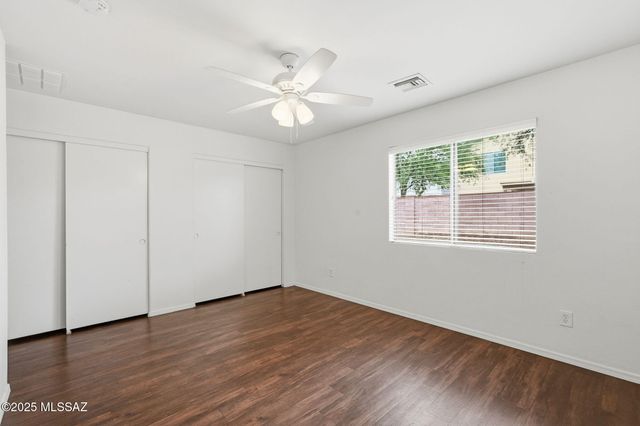 6939 S Creek Run Avenue, Tucson, AZ 85756