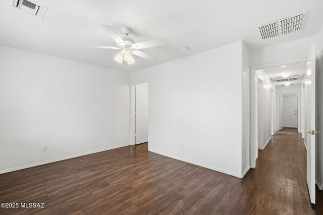 6939 S Creek Run Avenue, Tucson, AZ 85756