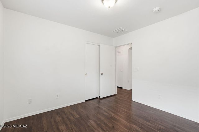 6939 S Creek Run Avenue, Tucson, AZ 85756