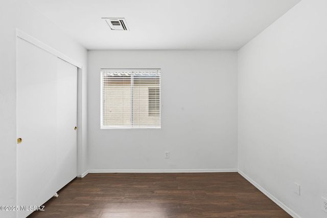 6939 S Creek Run Avenue, Tucson, AZ 85756