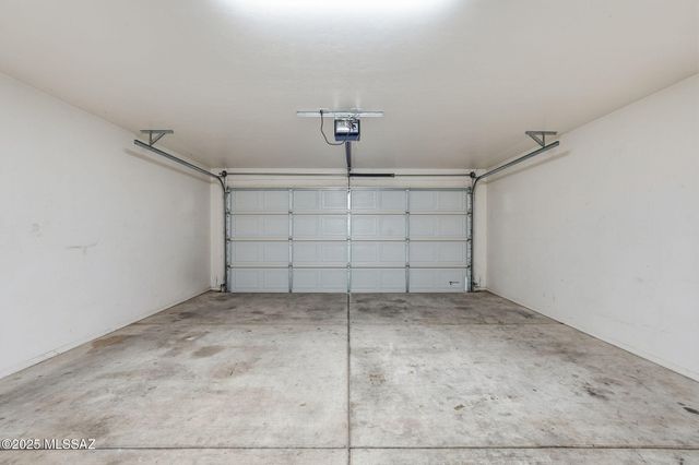 6939 S Creek Run Avenue, Tucson, AZ 85756