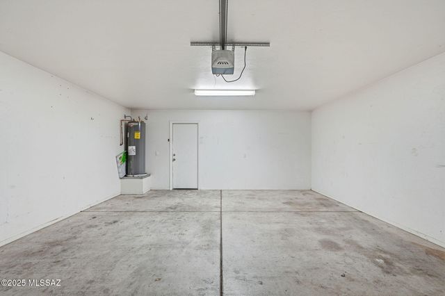 6939 S Creek Run Avenue, Tucson, AZ 85756