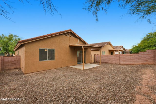 6939 S Creek Run Avenue, Tucson, AZ 85756