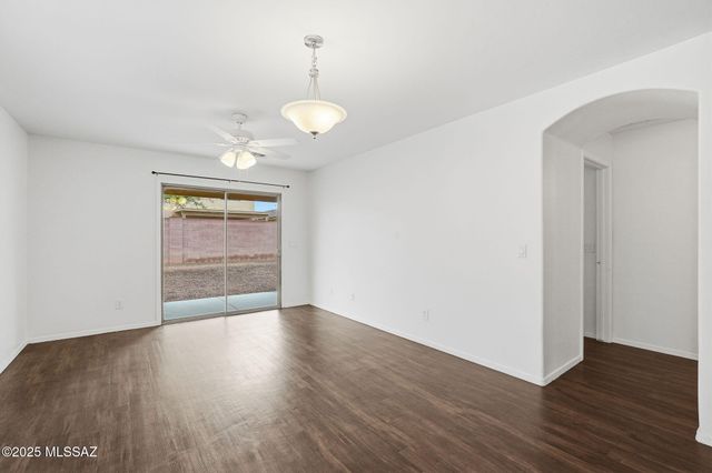 6939 S Creek Run Avenue, Tucson, AZ 85756