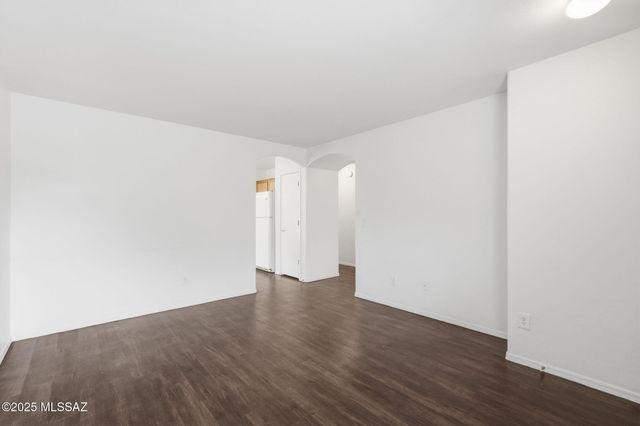 6939 S Creek Run Avenue, Tucson, AZ 85756