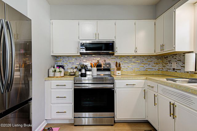 5705 Tarragon Ct, Louisville, KY 40219