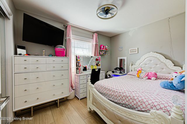 5705 Tarragon Ct, Louisville, KY 40219