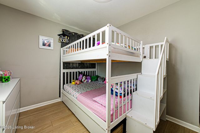 5705 Tarragon Ct, Louisville, KY 40219