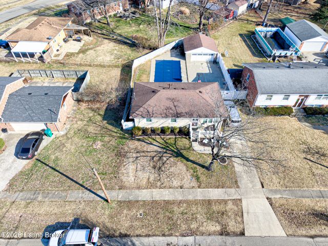 5705 Tarragon Ct, Louisville, KY 40219