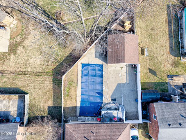 5705 Tarragon Ct, Louisville, KY 40219