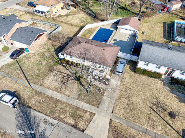 5705 Tarragon Ct, Louisville, KY 40219