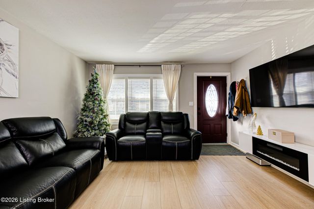 5705 Tarragon Ct, Louisville, KY 40219