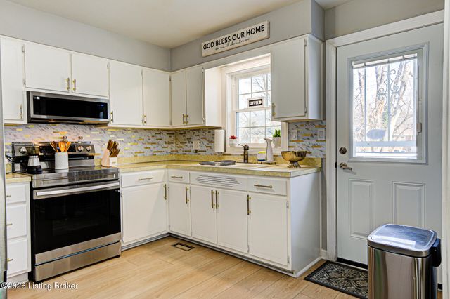 5705 Tarragon Ct, Louisville, KY 40219