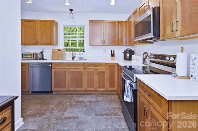 115 Field Sparrow Lane, Hendersonville, NC 28792