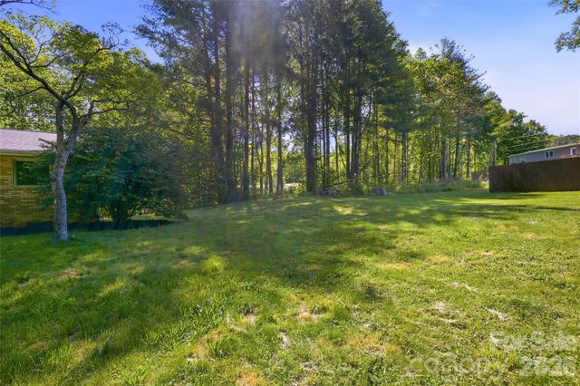 115 Field Sparrow Lane, Hendersonville, NC 28792