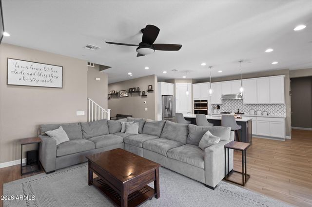 13179 W REDSTONE Drive, Peoria, AZ 85383