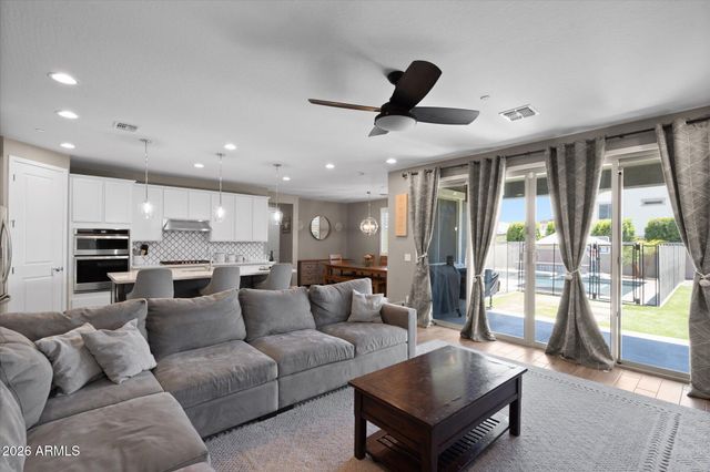 13179 W REDSTONE Drive, Peoria, AZ 85383