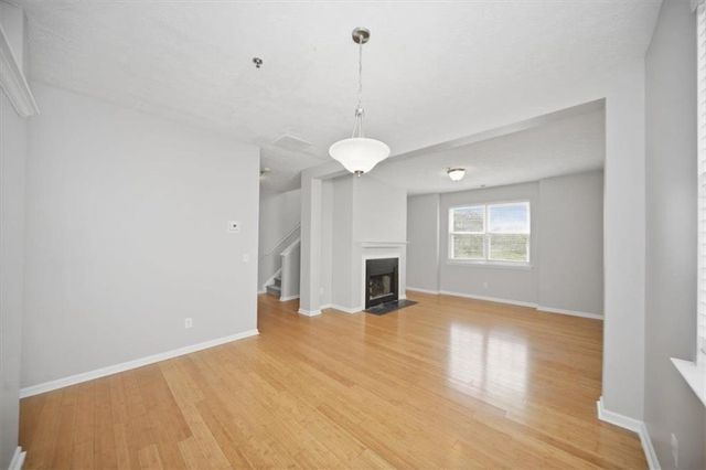 142 Weatherstone Square Drive, Woodstock, GA 30188