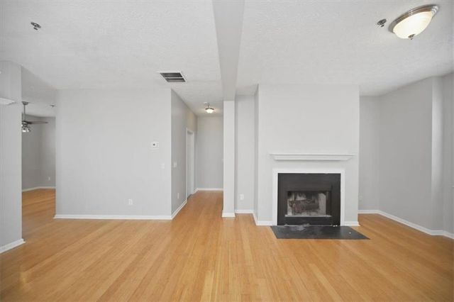 142 Weatherstone Square Drive, Woodstock, GA 30188