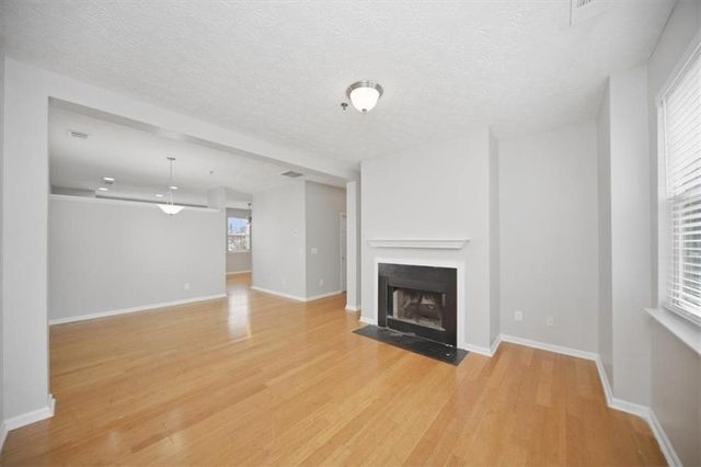 142 Weatherstone Square Drive, Woodstock, GA 30188