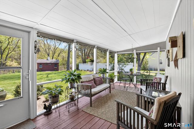28 Deepwood Road, Simsbury, CT 06070