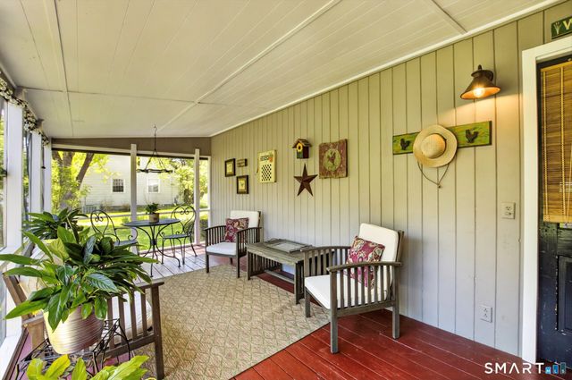 28 Deepwood Road, Simsbury, CT 06070