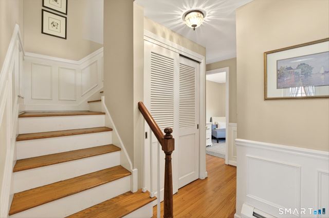 28 Deepwood Road, Simsbury, CT 06070