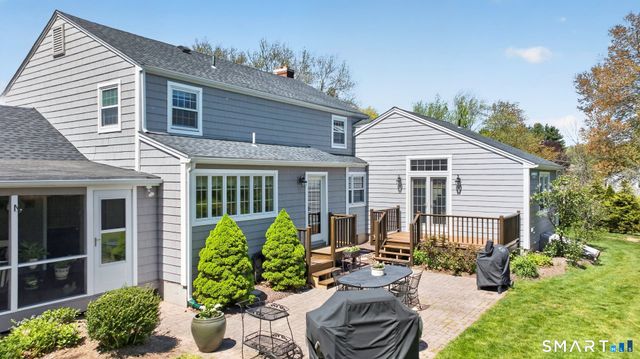 28 Deepwood Road, Simsbury, CT 06070