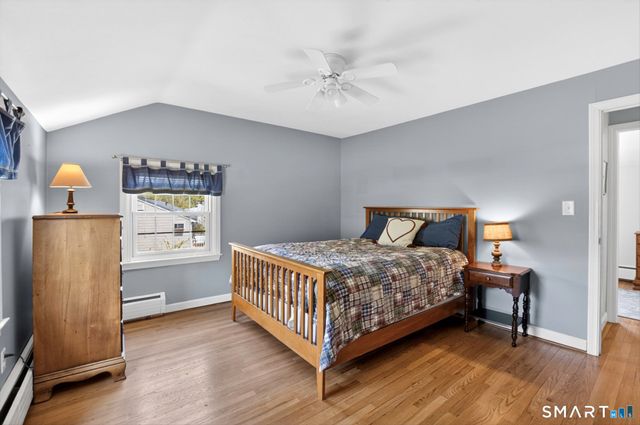 28 Deepwood Road, Simsbury, CT 06070