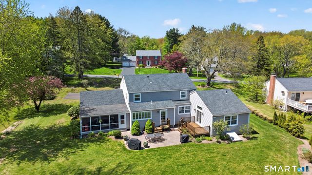 28 Deepwood Road, Simsbury, CT 06070