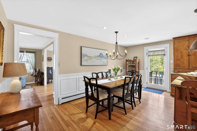28 Deepwood Road, Simsbury, CT 06070