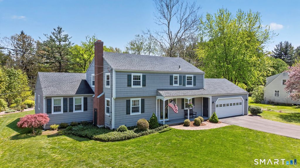 28 Deepwood Road, Simsbury, CT 06070