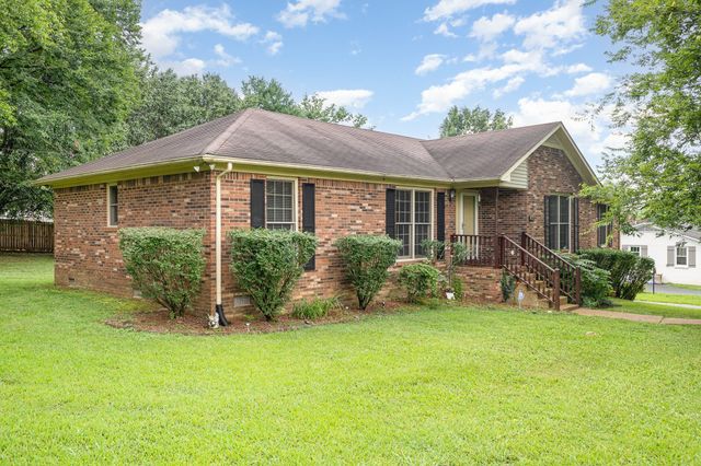 408 Shawnee Dr, Columbia, TN 38401