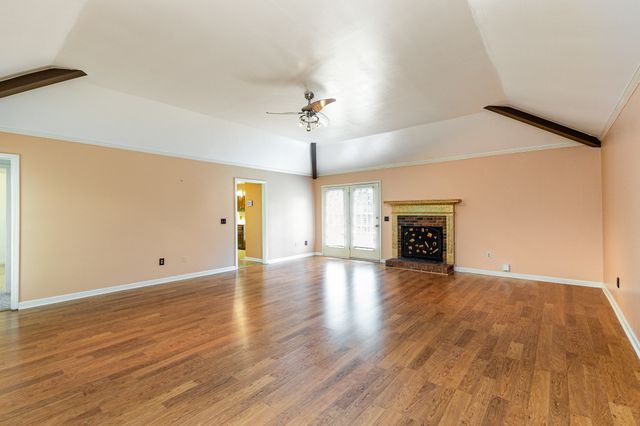 408 Shawnee Dr, Columbia, TN 38401