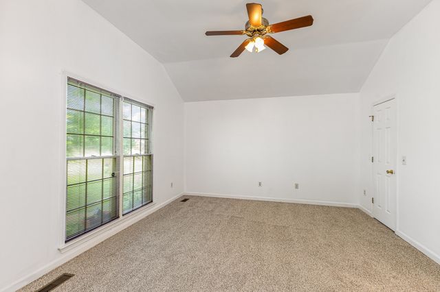 408 Shawnee Dr, Columbia, TN 38401