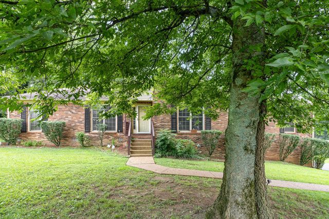 408 Shawnee Dr, Columbia, TN 38401