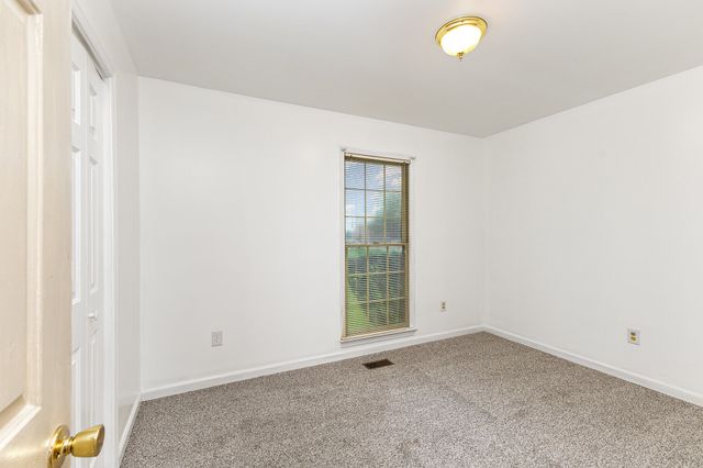 408 Shawnee Dr, Columbia, TN 38401