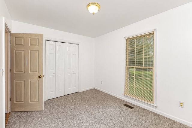 408 Shawnee Dr, Columbia, TN 38401