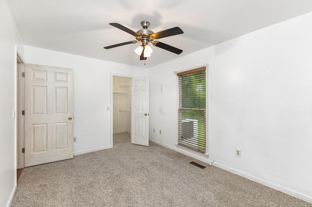 408 Shawnee Dr, Columbia, TN 38401