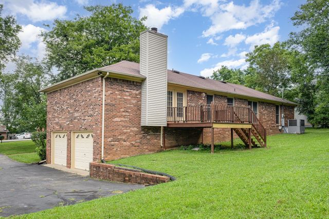 408 Shawnee Dr, Columbia, TN 38401