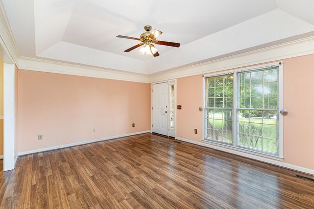 408 Shawnee Dr, Columbia, TN 38401